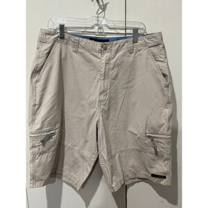Men's Industrial Exchange Beige khaki Cargo Shorts Waist 36 inseam 11 inches
